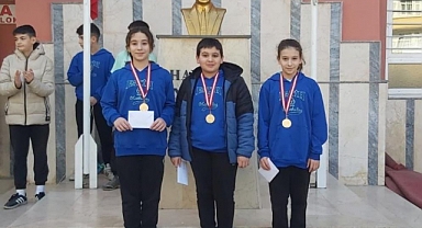 BAFRA FATİH ORTAOKULU YÜZMEDE SAMSUN VE KARADENİZ BÖLGE BİRİNCİSİ OLDU