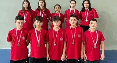 Bafra Atatürk Ortaokulu, Badminton Alanında İl Birincisi ve Üçüncüsü Oldu