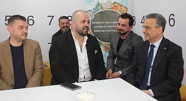 Başkan Kurnaz, SAMGİAD Matematik Okulu'nda 23 Nisan Etkinliklerine Katıldı