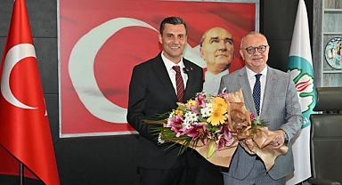 Mimar Ferdi Zeyrek, Manisa Büyükşehir Belediye Başkanı Olarak Görevine Başladı