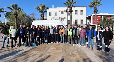 Urla'da Bayram Öncesi Büyük Temizlik Harekatı