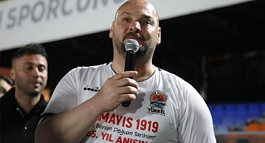 Atakum Belediyesi'nden 19 Mayıs'a Özel 'Şöhretler Karması Futbol Şöleni'
