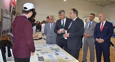 Bafra Fen Lisesi'nde TÜBİTAK 4006 Bilim Fuarı Coşkusu