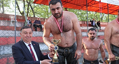 Havza Kırkpınar Yağlı Güreşleri'nde Başpehlivan Recep Kasnak