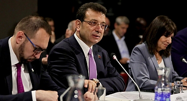 İBB Başkanı Ekrem İmamoğlu, Paris'teki Avrupa Belediye Başkanları Zirvesi'nde Konuştu