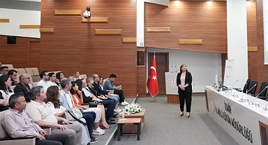İzmir'de Ortaokul Öğretmenleri İçin Teknoloji Destekli Platform: 'DeThink' Projesi