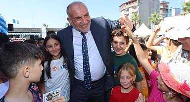 Haydi Güle Oynaya Camiye Gel
