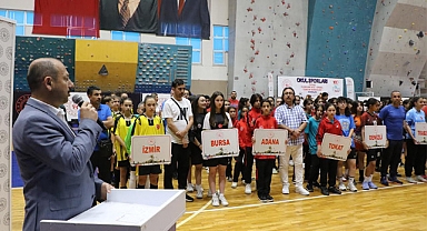 Samsun'da Okul Sporları Futsal Türkiye Birinciliği Başladı