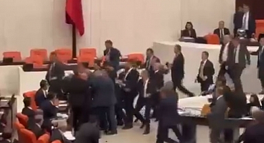 Karaismailoğlu, 'Biji Serok Öcalan' sloganları atan Ali Bozan'a Müdahale Etti