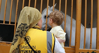 Büyükşehir’den Özel Çocuklara Atlara Terapi Desteği