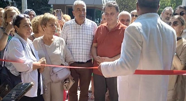 SASAD Başkanı Umutlu'dan Zerrin'e İmzalı Şiir Kitabı