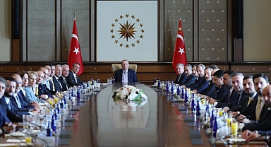 Cumhurbaşkanı Erdoğan, Fenerbahçe Yönetimini Cumhurbaşkanlığı Külliyesi’nde Ağırladı