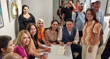 İzmir’de Dostluk Kazansın Romanının Tanıtım Gecesi Yapıldı