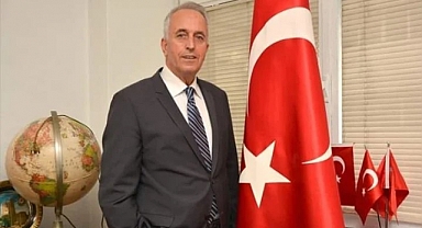İzmir Samsunlular Kültür ve Dayanışma Dernek Başkanı Sümer'den Şair Zerrin'e Tebrik