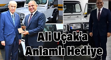 MHP Lideri Bahçeli’den Ali Uçak’a Anlamlı Hediye