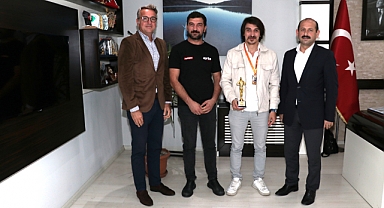 Samsunlu Motosiklet Yarışçısı Ahmet Askar’dan İl Müdürü Feyzullah Dereci’ye Ziyaret