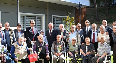 Salihli Belediye Başkanı Mazlum Nurlu'dan 1 Ekim Yaşlılar Günü'ne Özel Ziyaret