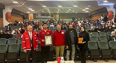 Samsun Üniversitesi'ne Türk Kızılay'dan Bronz Madalya