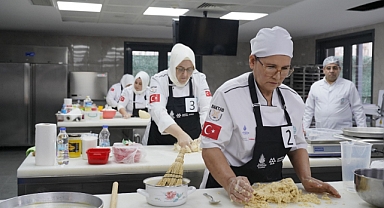 İSMEK Kadınları En İyi Baklavayı Yapmak İçin Yarıştı