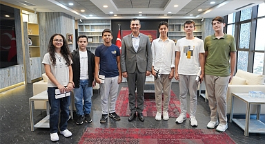 Başkan Zeyrek: 2024’te 7 Bin 500 Öğrencimizi Lise ve Üniversiteye Hazırladık