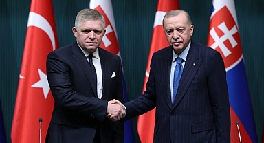 Cumhurbaşkanı Erdoğan: Suriye'nin Yeniden İnşası İçin Kısıtlamalar Kaldırılmalı