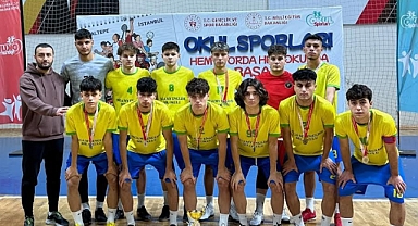 SEYİT ATEŞ SPOR LİSESİ FUTBOL TAKIMI İSTANBUL İKİNCİSİ OLDU