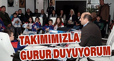 Türkiye Üçüncüsü Buz Hokeyi Takımından İl Müdürüne Ziyaret