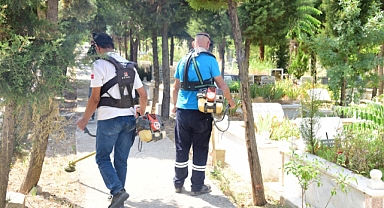 Manisa’da Mezarlık Bakımları Kesintisiz Devam Ediyor
