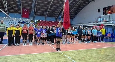 Manisa’da Okul Sporları Voleybol Grup Müsabakaları Başladı