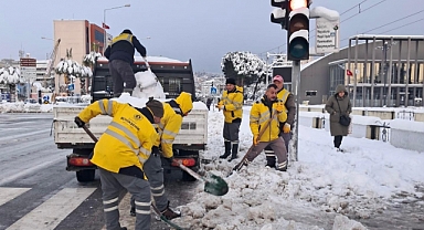 Samsun Büyükşehir Belediyesi'nden Karla Mücadelede 7/24 Seferberlik