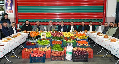 Başkan Ferdi Zeyrek Sahurda Hal Esnafıyla Buluştu