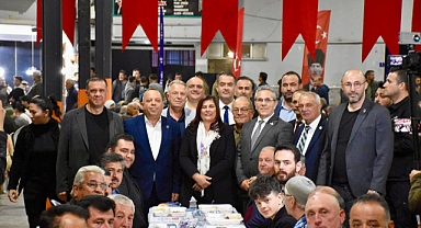 Başkanlar ve Vatandaşlar Dayanışma İçin Bir Araya Geldi