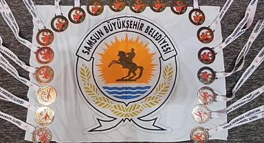 BÜYÜKŞEHİR’İN SPORCULARI SAMSUN’U GURURLANDIRDI
