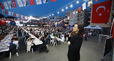 Efes Selçuk’ta Kadir Gecesi’nde Dayanışma Sofrası Kuruldu