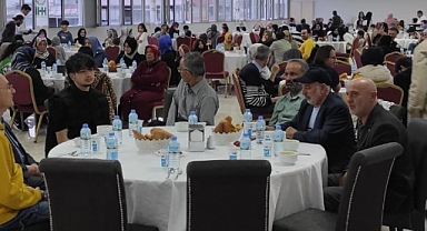 İzmir İHH'dan Yetim Çocuklar İçin Geleneksel İftar Buluşması