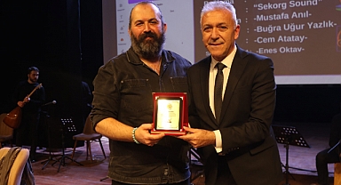 Usta Sanatçı Ercan Aydın Ata Sahne’de Sevenleriyle Buluştu