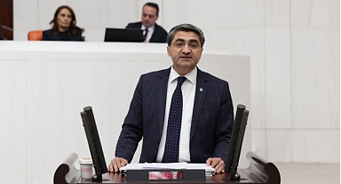 Ekmen'den Sırrı Süreyya Önder'e Vefa: 'Yarım Kalan Şiiri Tamamlamak Hepimizin Görevi'