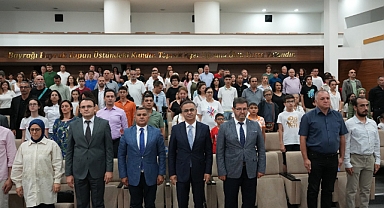 İZBO EGE Ödül Töreni’nde 73 Öğrenci Madalya ile Taçlandırıldı