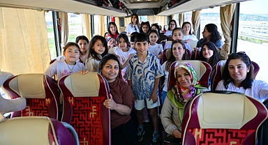 Manisalı Çocuklar Cumhuriyet’in 100. Yıl Hikayesiyle Zorlu PSM Sahnesinde Buluştu