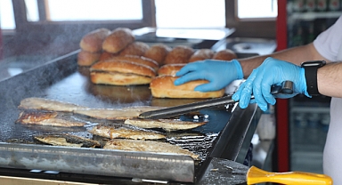 Samsun'da Balık Ekmek Teknesi Hizmete Girdi