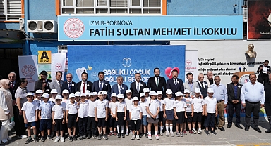 Bornova’da 'Sağlıklı Çocuk, Sağlıklı Gelecek' Programı ile 875 Öğrenciye Sağlık Bilinci Aşılandı