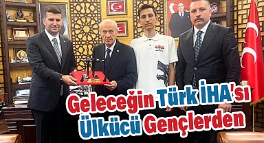 TÜRKHAN İHA Prototipi MHP Lideri Bahçeli'ye Takdim Edildi
