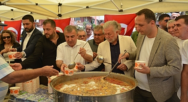 Pınarbaşı’nda Esnaftan Geleneksel Aşure Hayrı