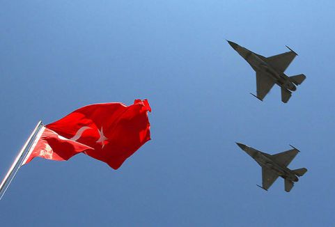 F-16'yı görünce uzaklaştılar...