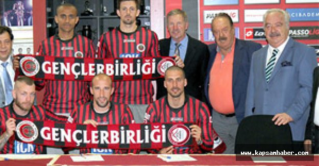 Gençlerbirliği, teknik direktör Baxter ve 5 futbolcu ile sözleşme imzaladı