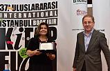 Beykoz Üniversitesi Öğretim Üyesi Prof. Dr. Meral Özbek’e Onur Ödülü