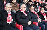 Demir, Samsunspor'un yanında
