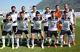 Unutma Sen Yoksan, Bir Kişi Eksiğiz!