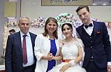 Demirtaş Yeni Çiftlere; Kuran-ı Kerim ve Türk Bayrağı Hediye Etti