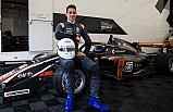 F1 Espor pilotu Cem Bölükbaşı manken oldu